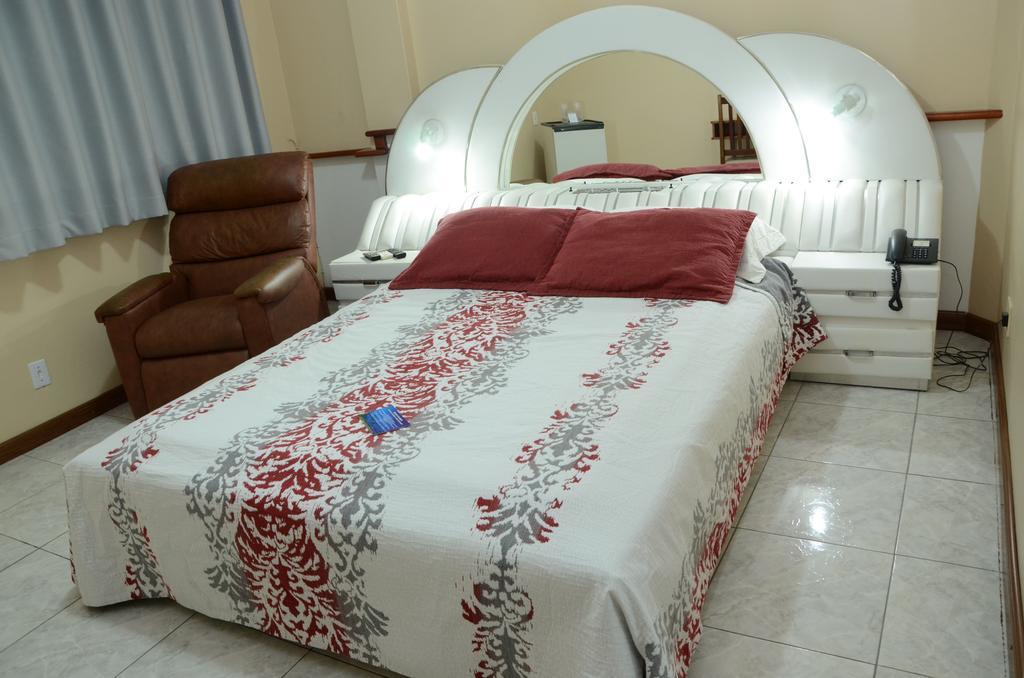 Fares Turis Hotel 우루과이아나 외부 사진