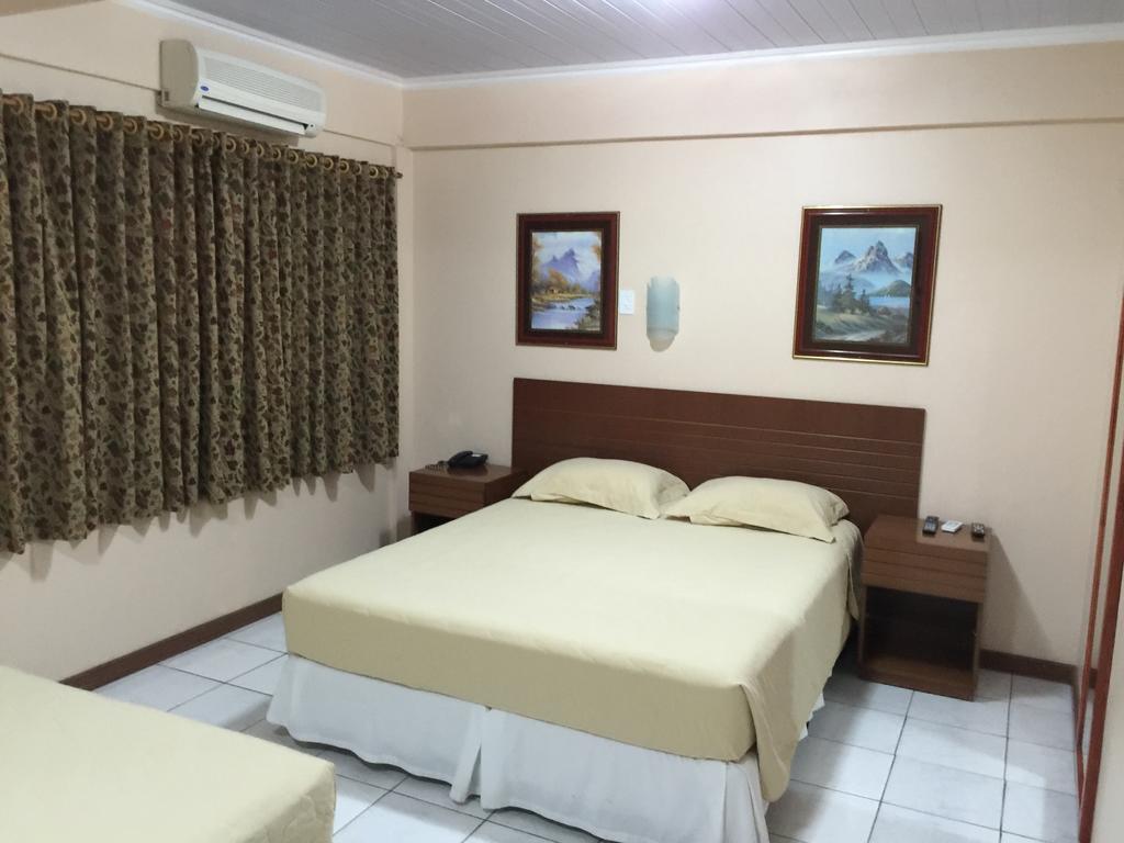 Fares Turis Hotel 우루과이아나 외부 사진