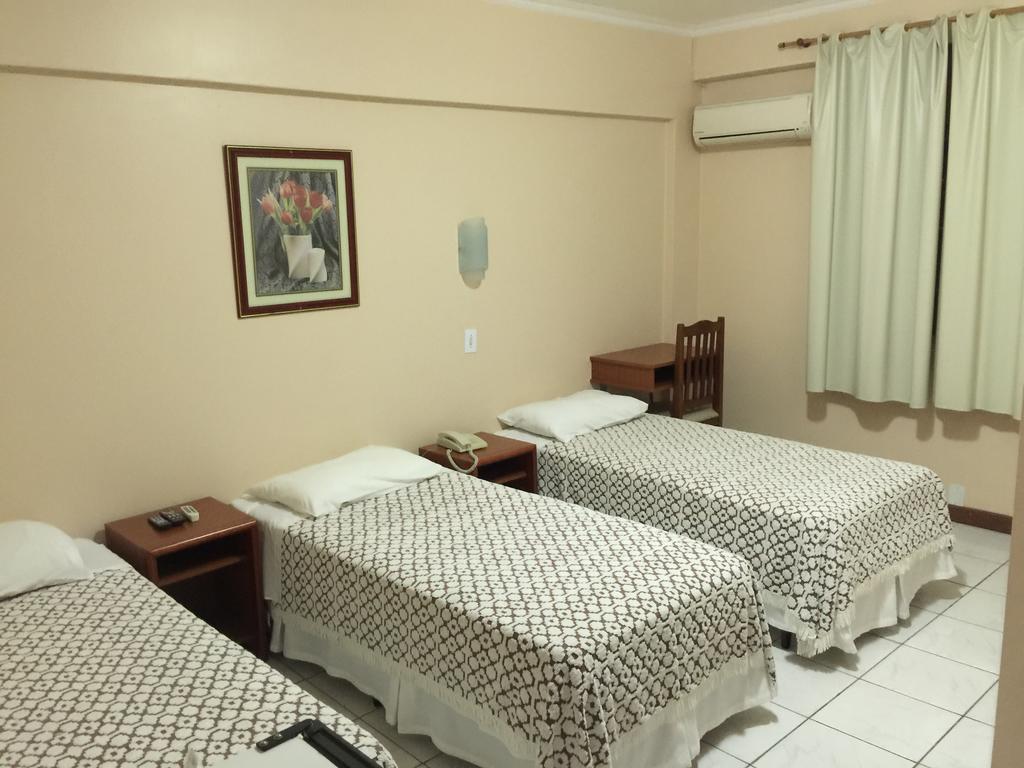 Fares Turis Hotel 우루과이아나 외부 사진
